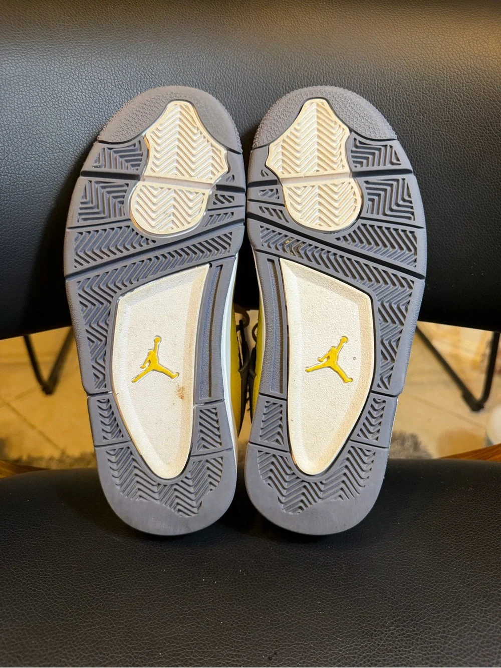 Nike Jordan 4 Retro Lightning Tour Yellow GS 6Y (Women’s Sz. 7.5)408452-700